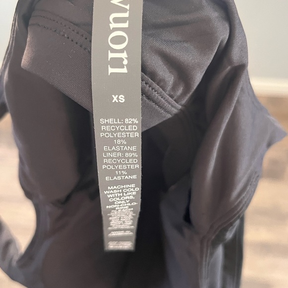 Vuori essential tank BLACK xs - Picture 4 of 4